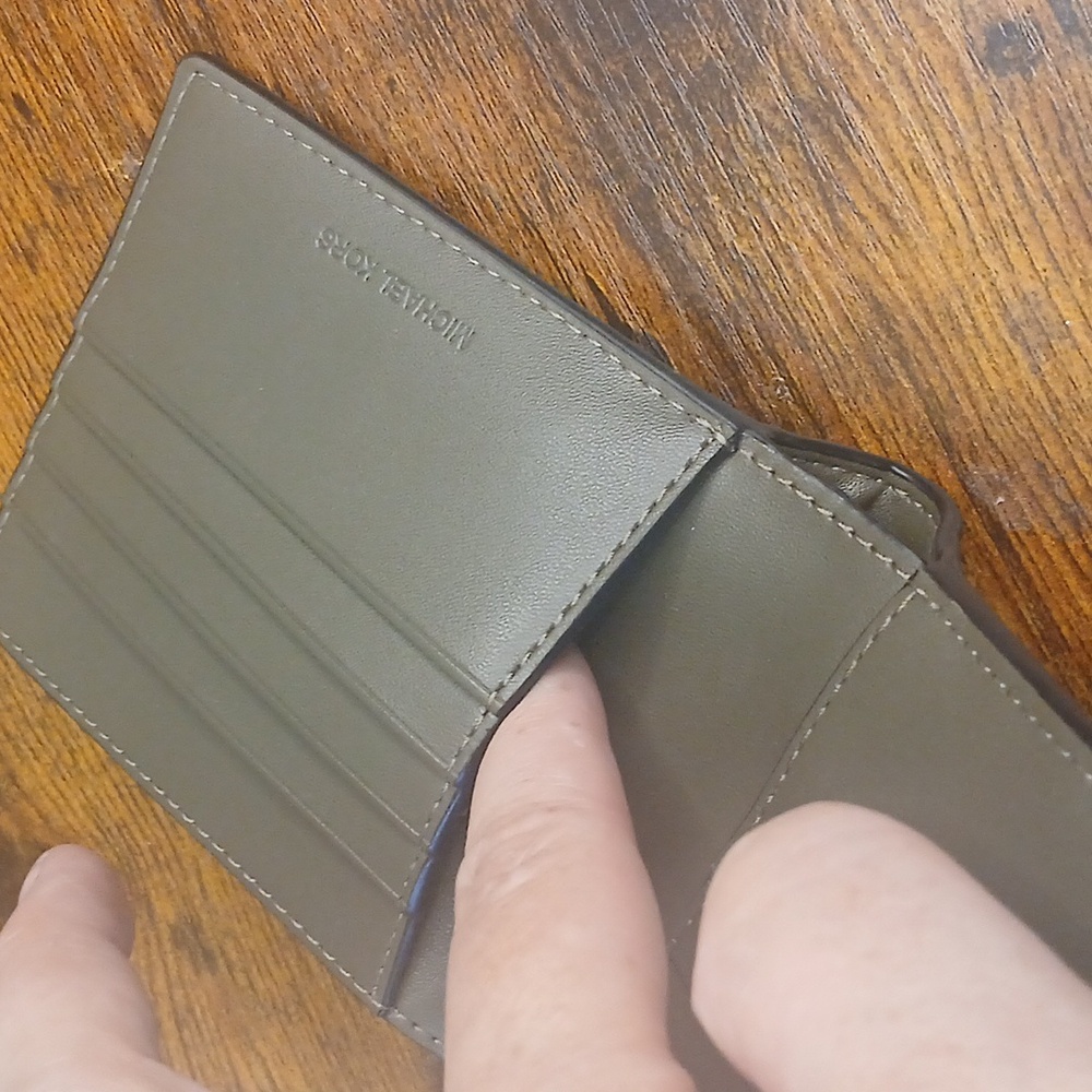 Like New! Michael Kors Men's Bifold Wallet - Olive, Tan, and White - Picture 10 of 10